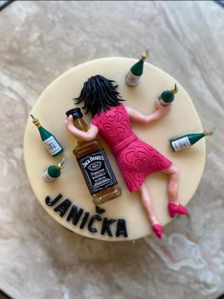 Oslavy skončily, bublinky došuměly a teď už jen klid, úsměv a nový začátek. Na zdraví novým dnům – s nadhledem a humorem!“...